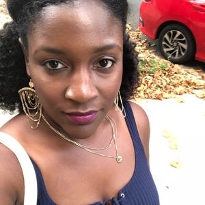 Meet your Posher, Lauren